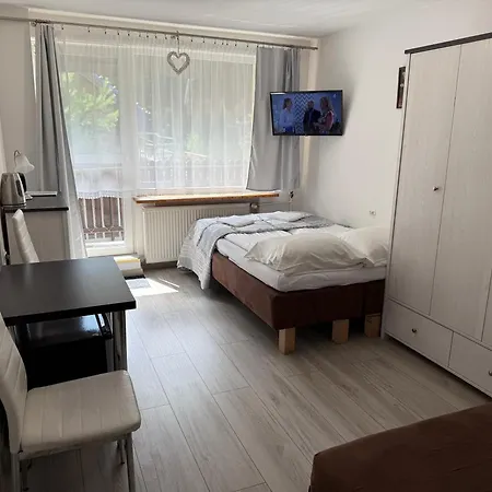 ベッド・アンド・ブレックファスト 4 Pory Roku