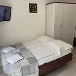 4 Pory Roku Bed and breakfast 3*