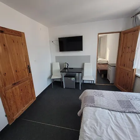 4 Pory Roku 住宿加早餐酒店 卡尔帕奇